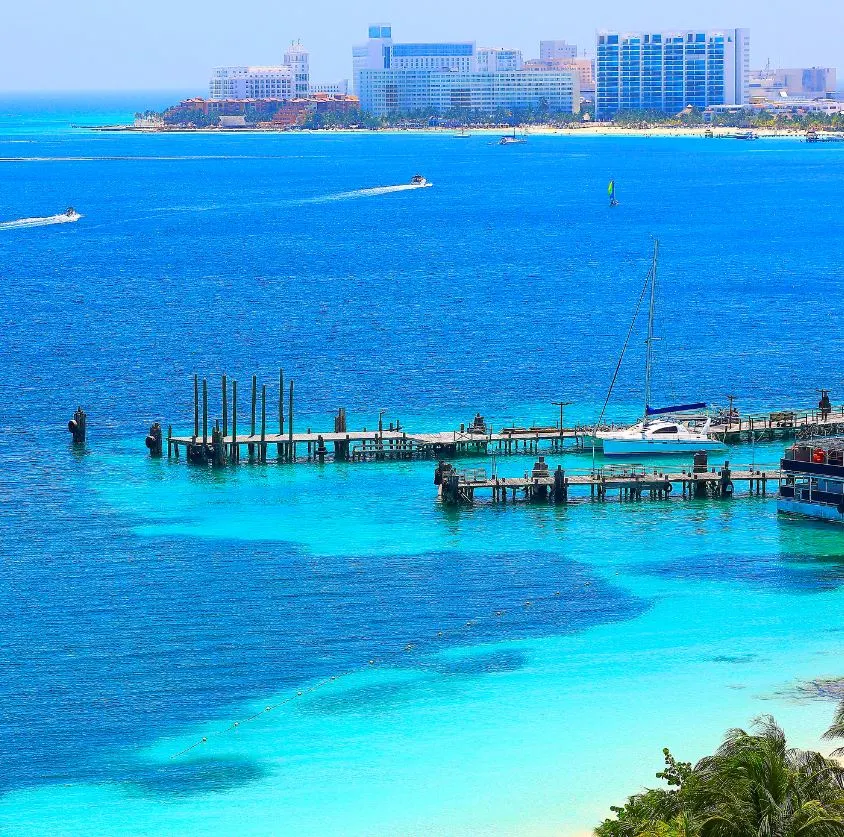 Cancun Horizon and hotels on beach