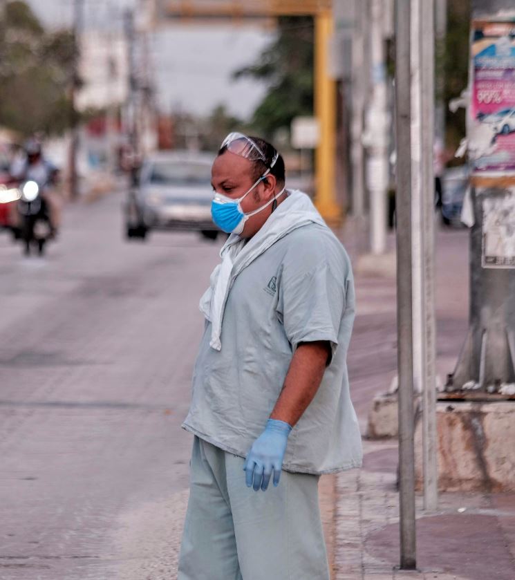 Doctor wearing mask in Cancun