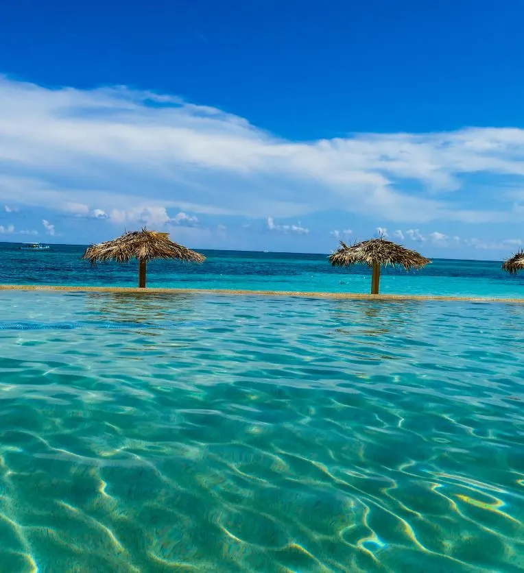 Infinity pool in Playa Del Carmen