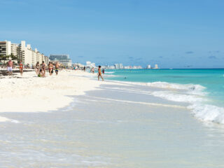 An Estimated 13000 American Tourists Still Arriving in Cancun Daily