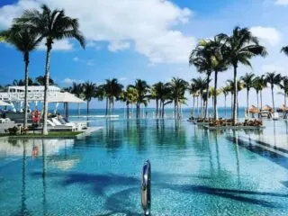 Floyd Mayweather Reveals Favorite Hotel And Restaurant In Cancun
