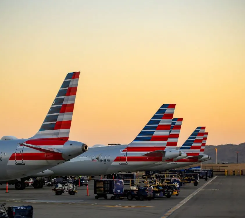 american-airlines-planes-at-airport