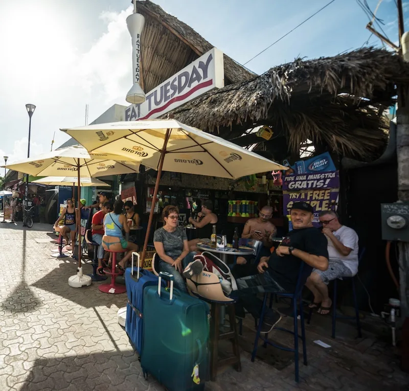 tourists at restaurant in Playa del Carmen