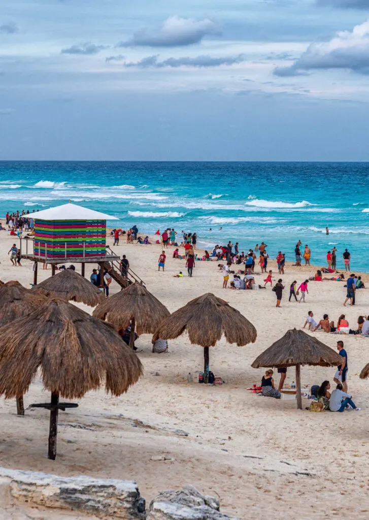 Busy-Cancun-Beach-727x1024