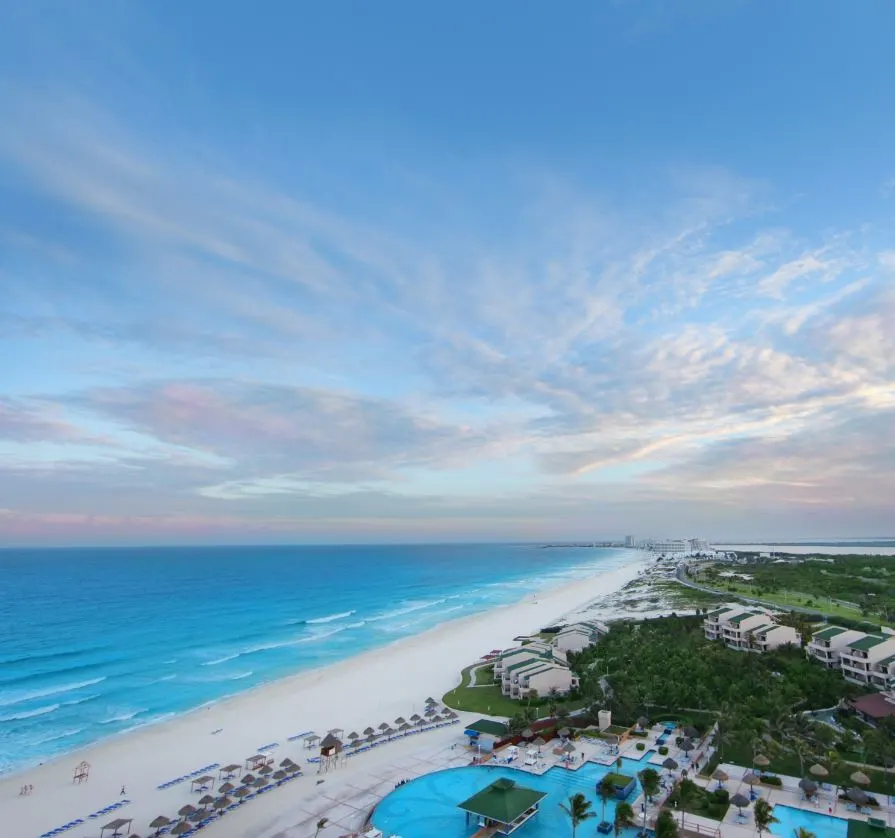 Tourist-beach-cancun