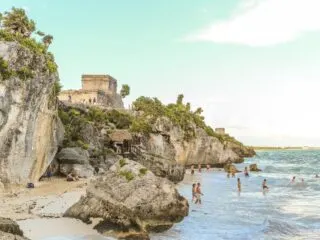 Archeological-Zone-of-Tulum-Has-Now-Reopened-For-Tourists