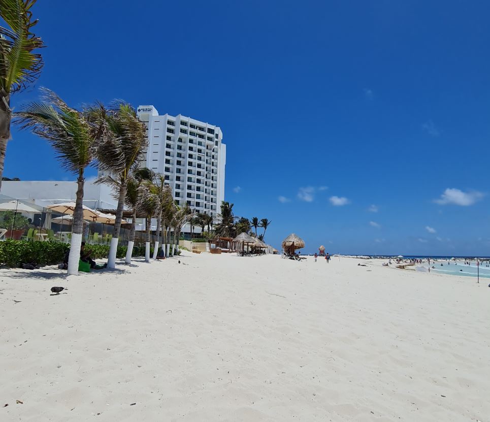 Cancun hotel on beach 