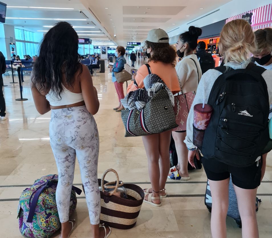 Passengers at cancun airport 