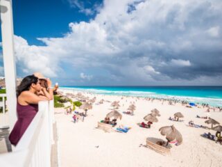 Luxury hotels are plentiful in Cancun, so how do you choose between them all? From trendy new hotels to classic tried-and-tested favorites, we’ll walk you through a selection of the best luxury hotels in Cancun, helping you to plan that much-needed 2021 beach vacation.
