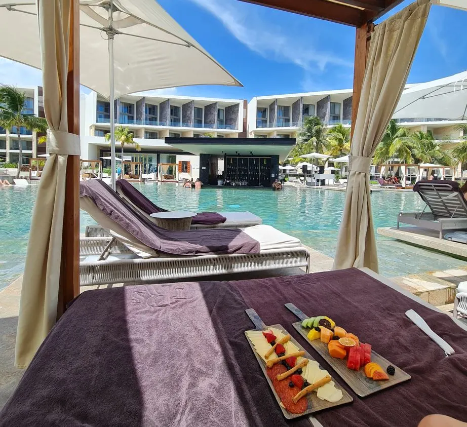 Resort-Cabana-and-Pool at TRS coral 