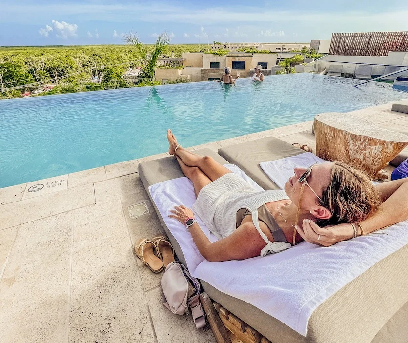 rooftop pool at aloft