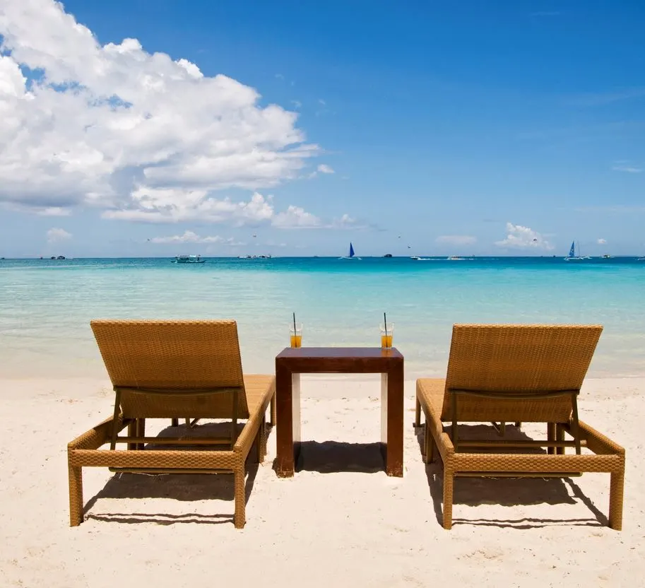 Sun loungers on beach un Cozumel 