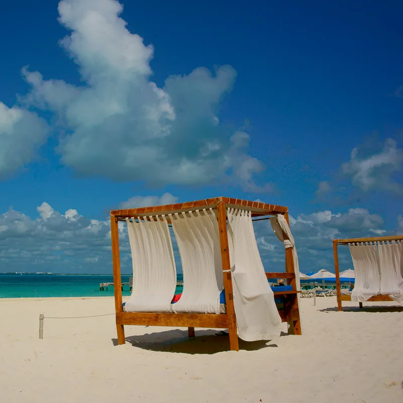 beach bed cancun