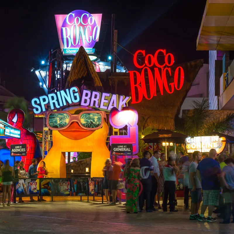 bar street in cancun