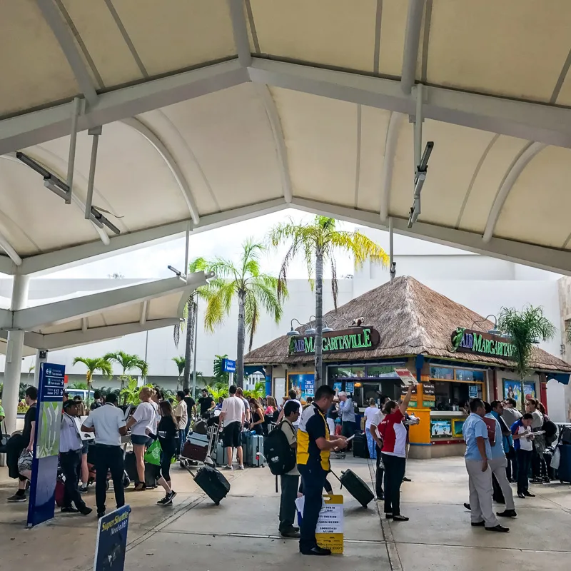 cnancun airport outside