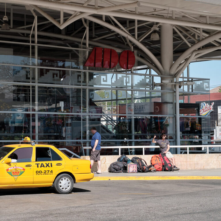 where is ado bus station in cancun