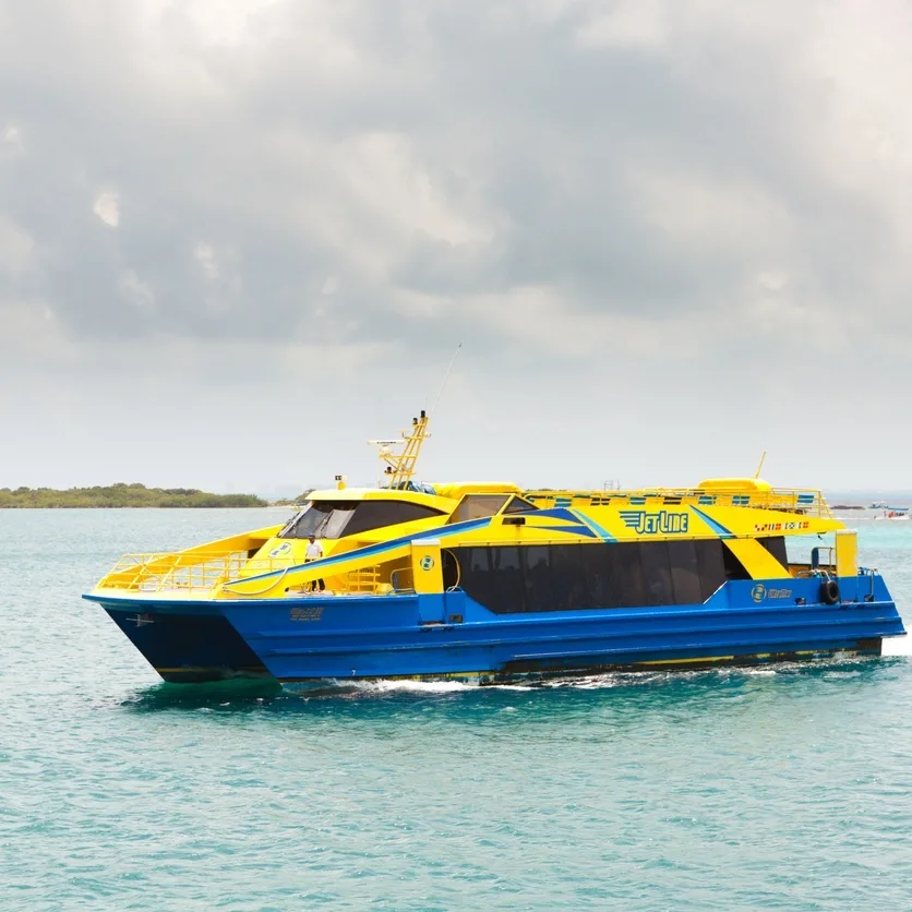 Ferry service to isla mujeres