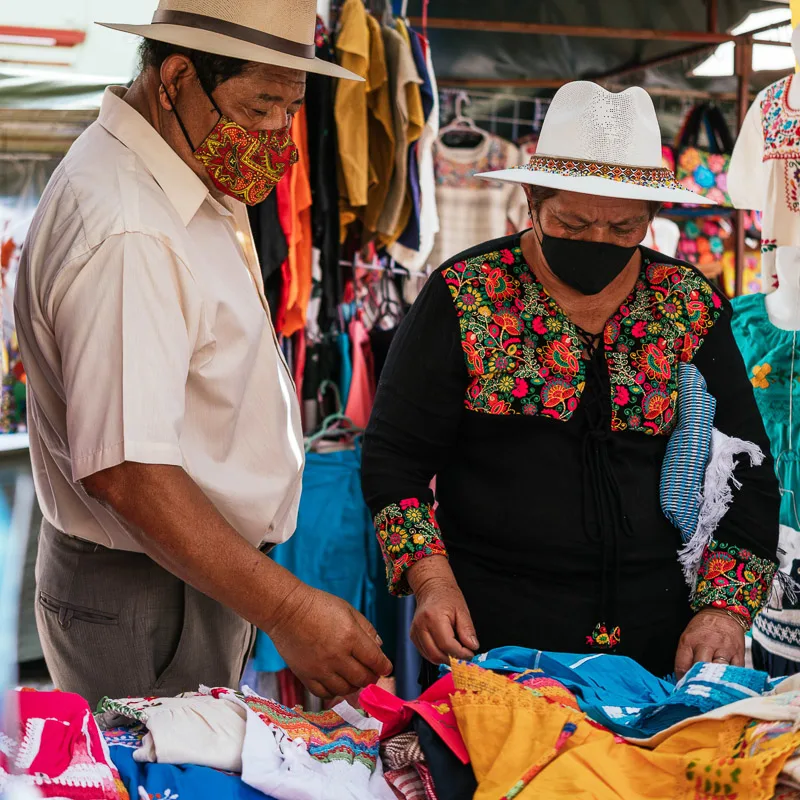 market with masks