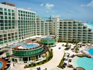Cancun Hotel Occupancy Goes Up As COVID Rates Go Down