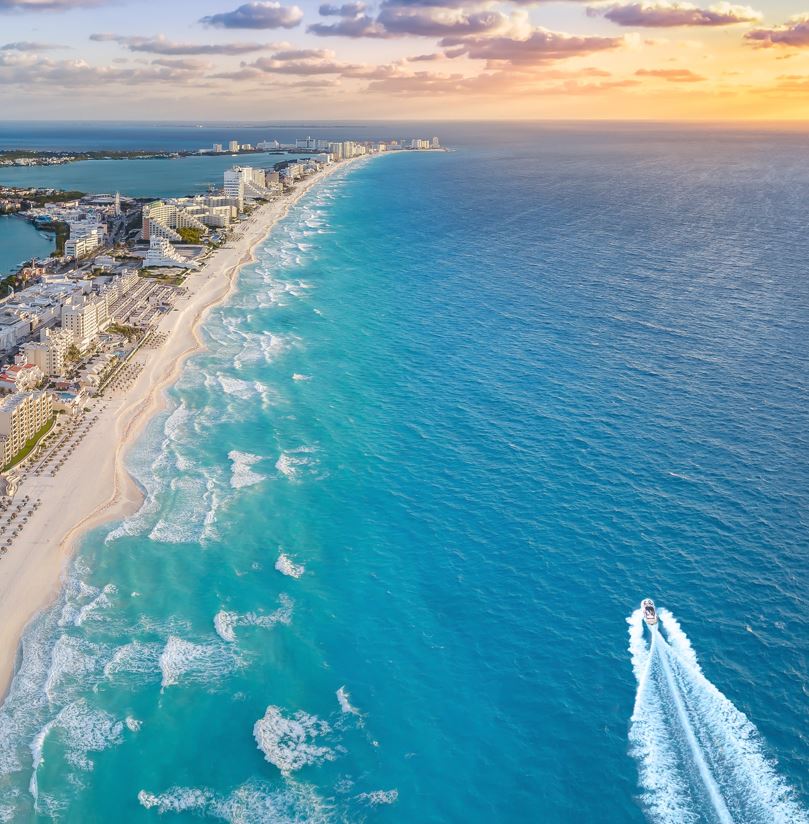 Cancun hotel zone waves 