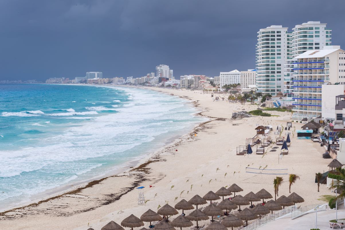 cold-front-derails-tourists-activities-in-cancun-cancun-sun