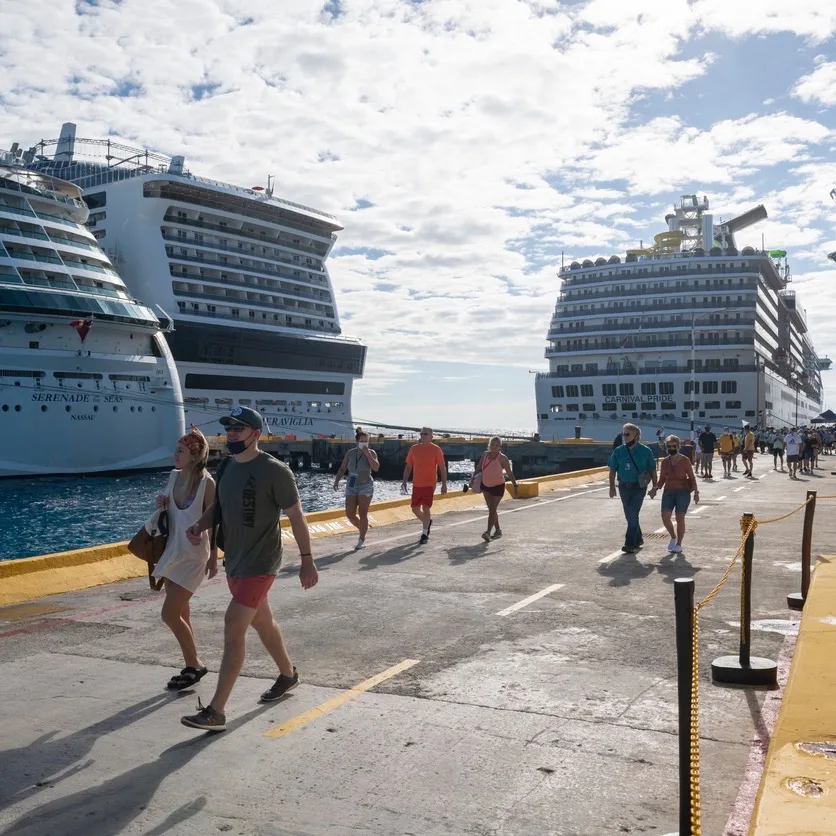 Passengers Getting Of Cruise