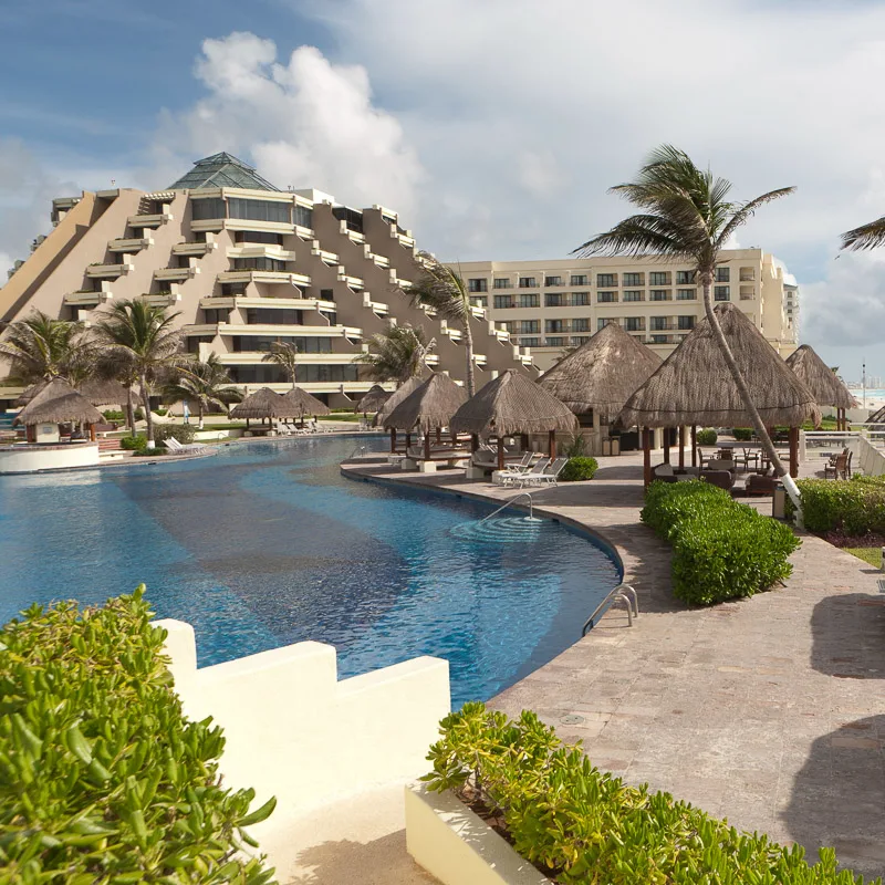 hotel and its pool