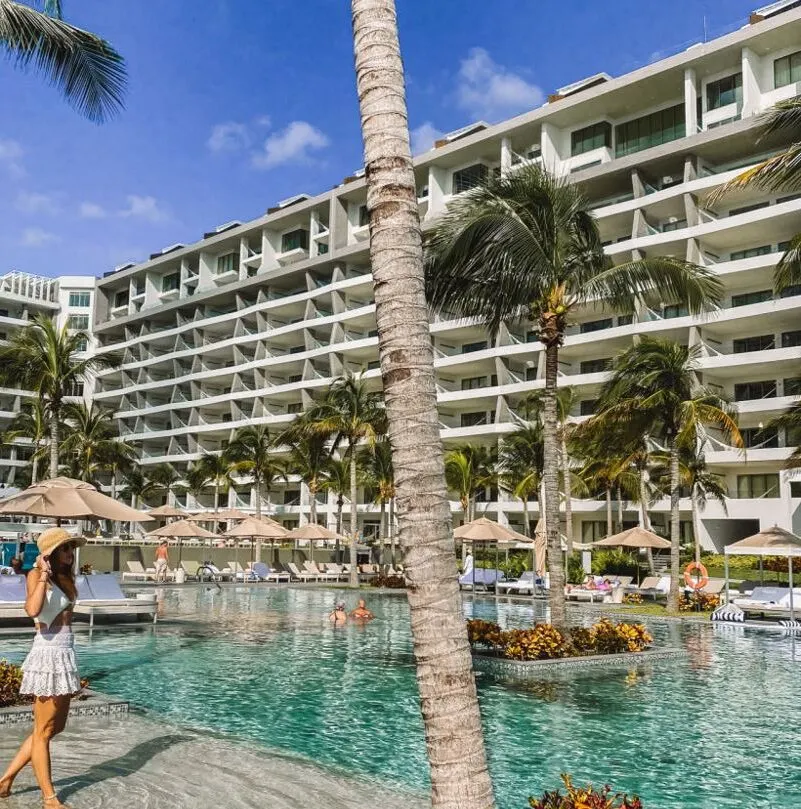 Hotel Pool Cancun
