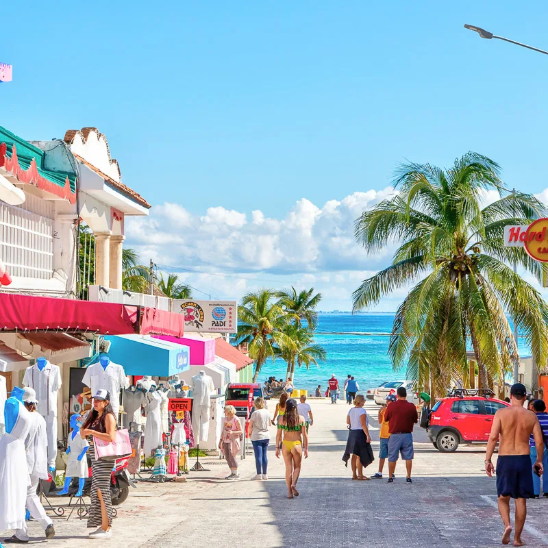 cancun tourist street