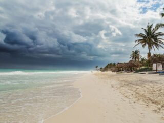 Cold Front And Rain Moving Through Cancun This Weekend