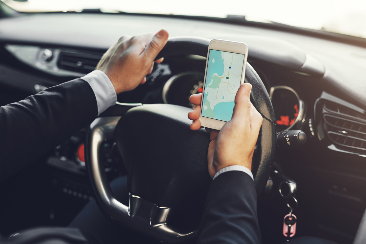 New Law Prohibits Cell Phone Use While Driving in Cancun - Cancun Sun