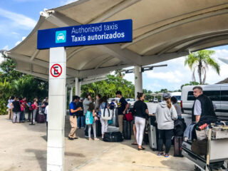 Tourists In Cancun Can Expect Up To 40 Minute Wait Times For A Taxi