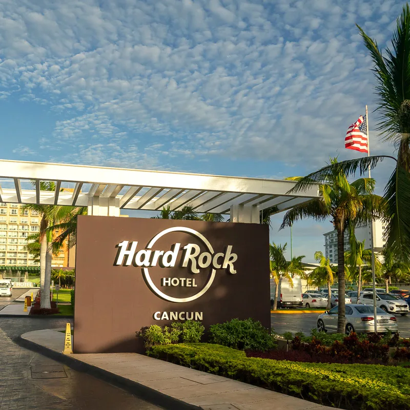 hard rock cafe outside