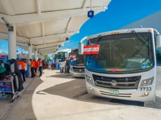 Bus Shortage In Cancun Could Leave Visitors With Large Groups Waiting For Transportation