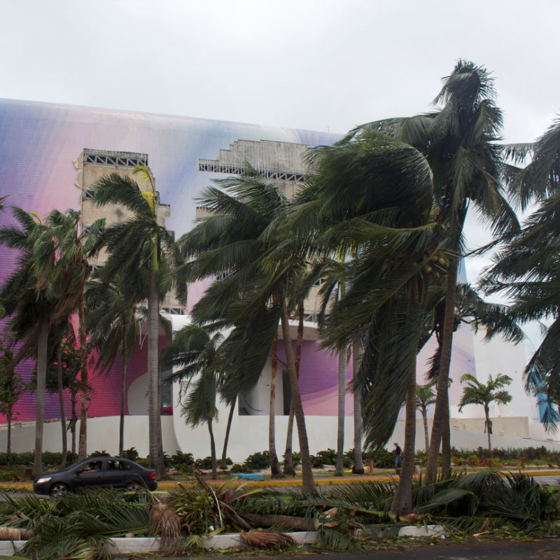 hurricane weather in cancun