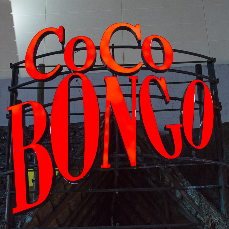 coco bongo sign