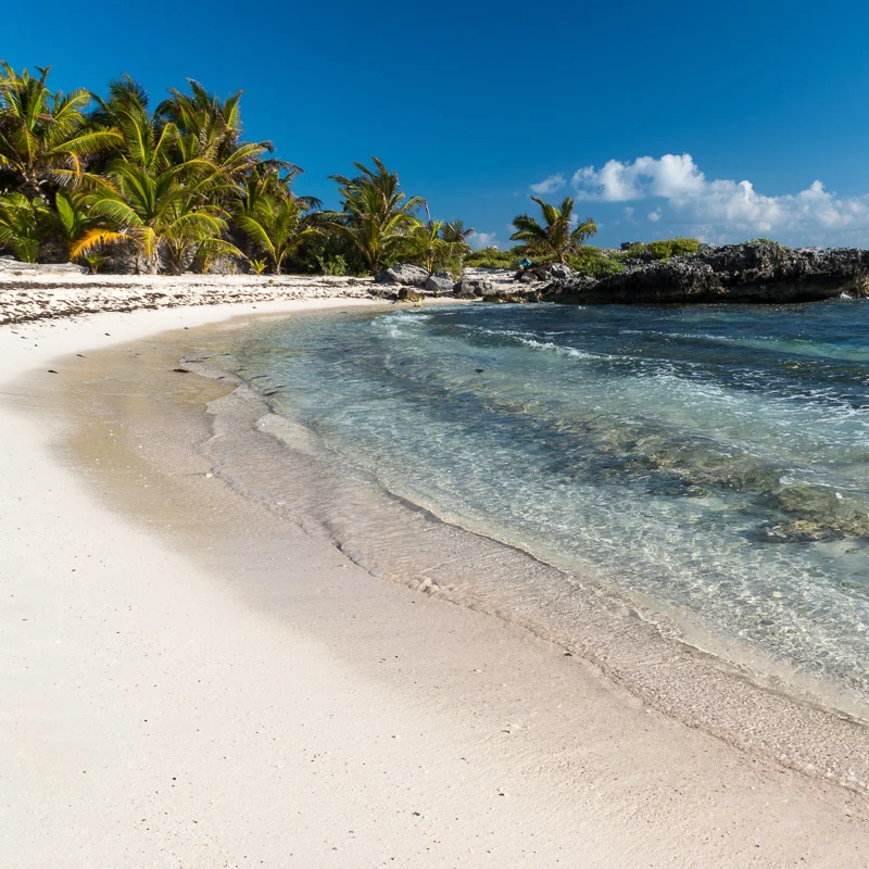 isla amujeres empty beach