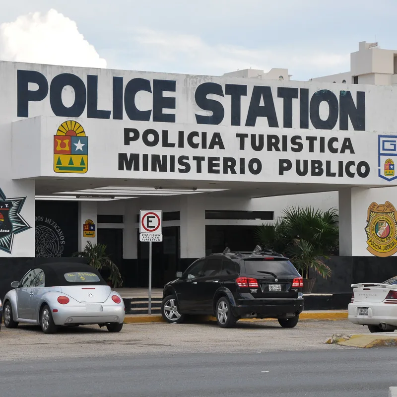 police station in cancun