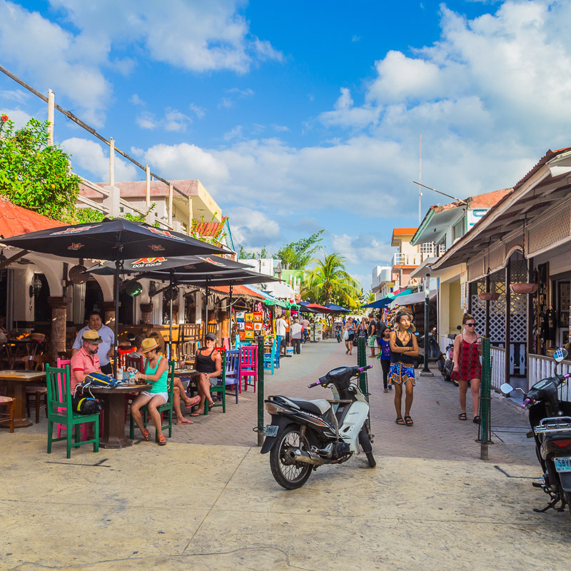 restaurant street on isla mujeres