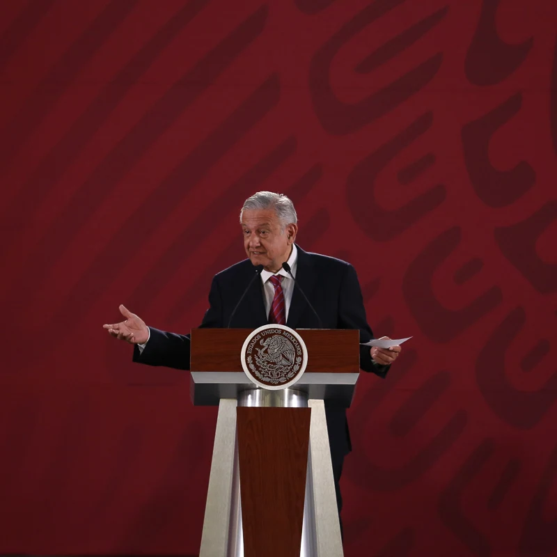 amlo makes a speech