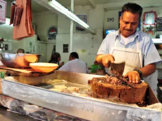 Staff shortages continue to plague cancun restaurants