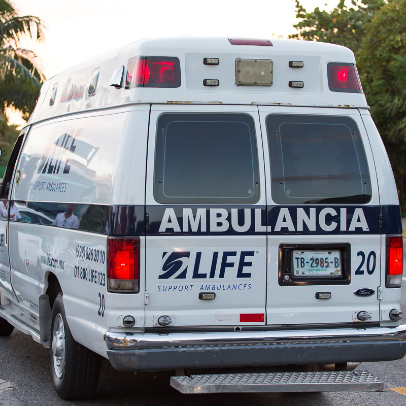 cancun ambulance