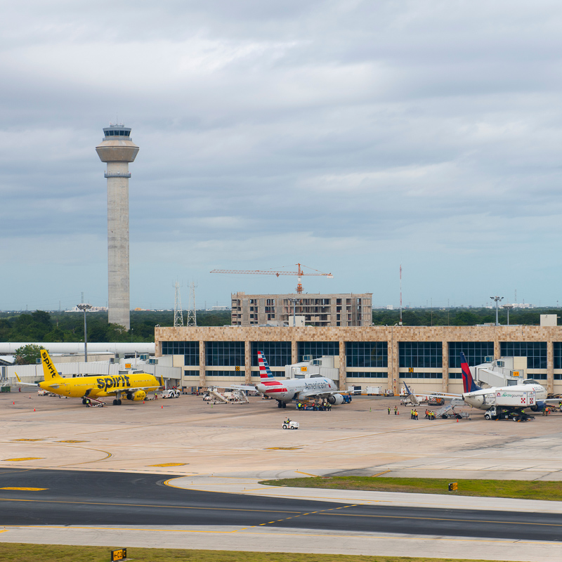 cancun airport with american planes