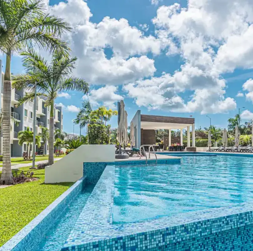 Private 3 Bed Condo In Cancun with Pool 