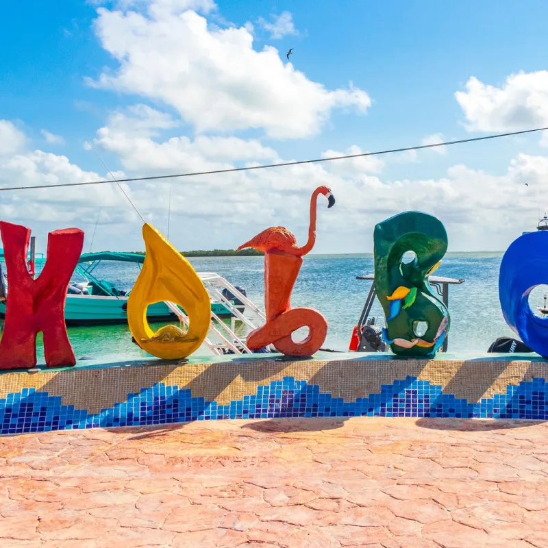 Holbox sign