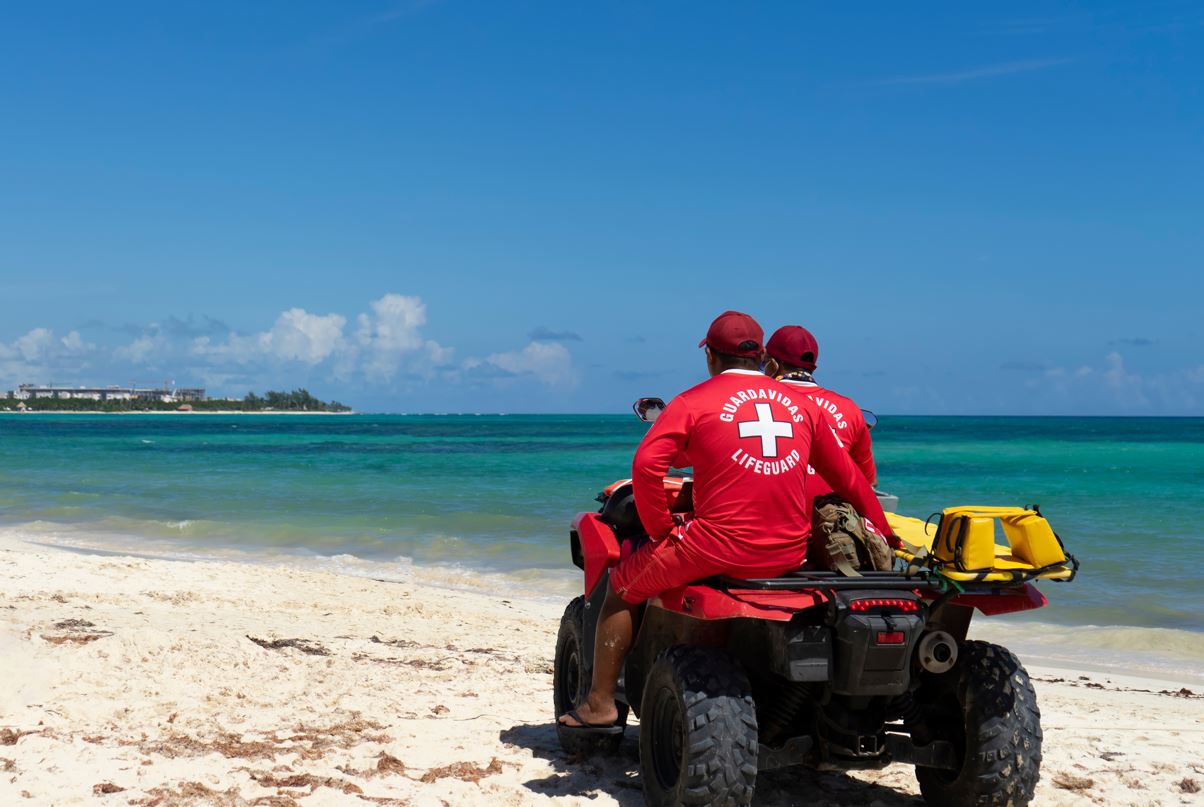 Lifeguards Save 2 Tourists From Drowning In Playa Del Carmen Cancun Sun