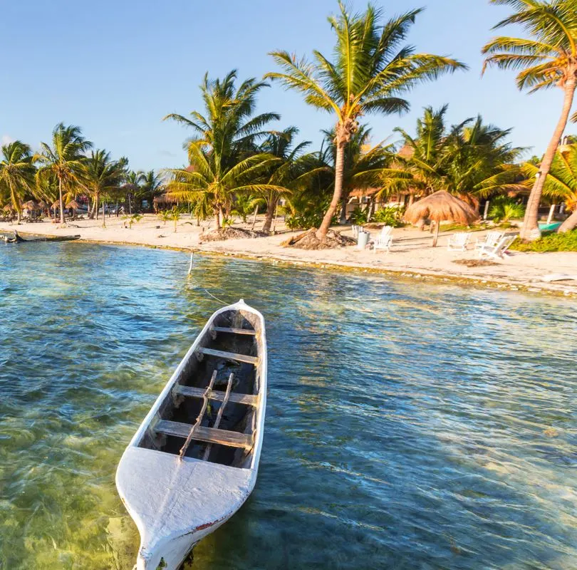 boat in isla mujeres