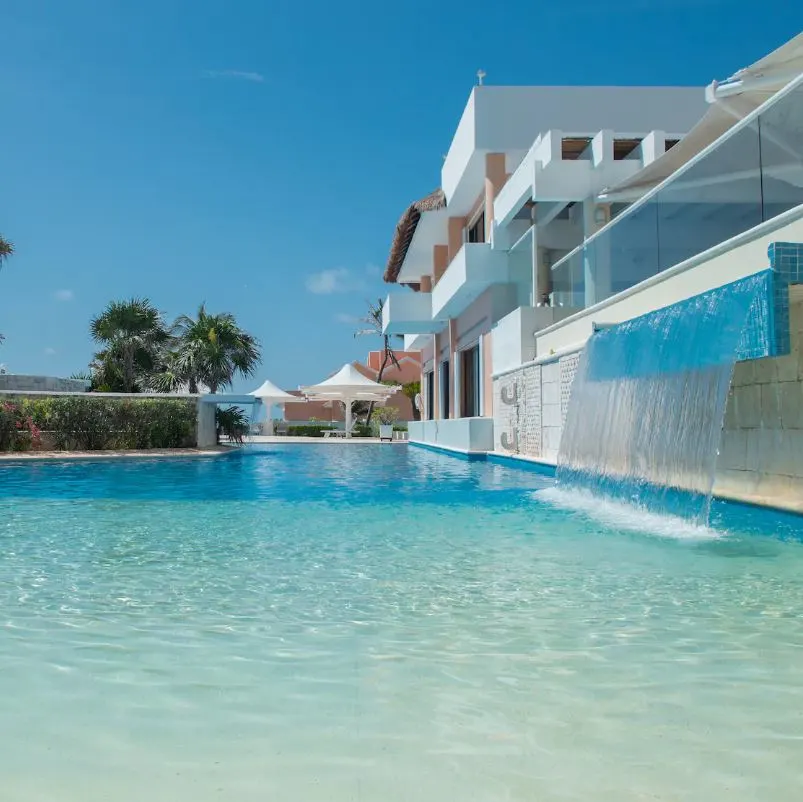 Wyndham Cancun Pool 