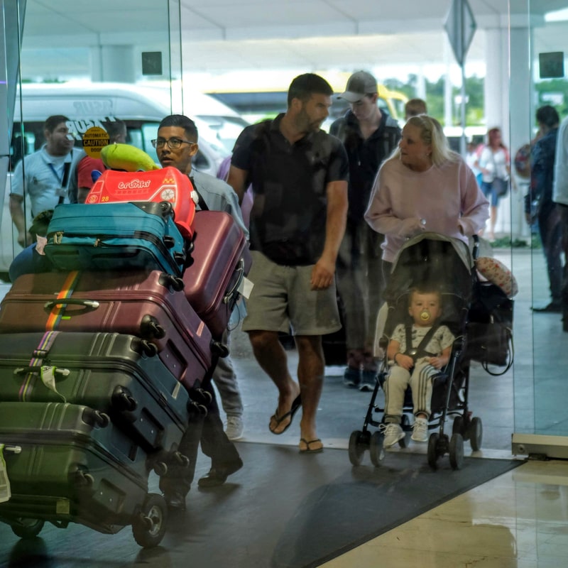 people entering cancun airport
