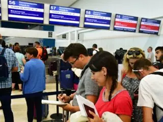 20 Tourists Have Been Detained At Cancun Airport This Year For Attempted Weapon Smuggling1